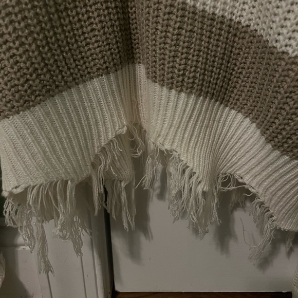 Cute Distressed Colorblock Sweater - Picture 2 of 3